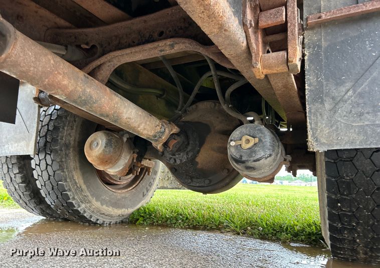 image for item EK4660 1998 International 4900 dump truck