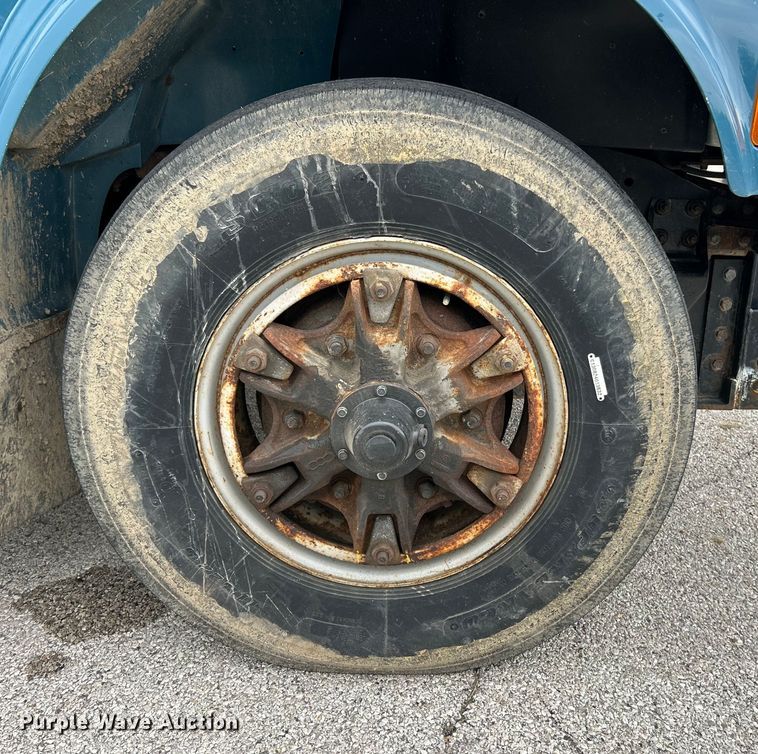 image for item EK4660 1998 International 4900 dump truck