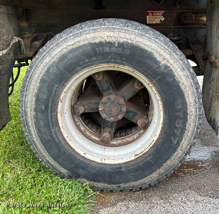 image for item EK4660 1998 International 4900 dump truck