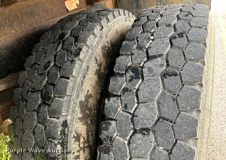 image for item EK4660 1998 International 4900 dump truck