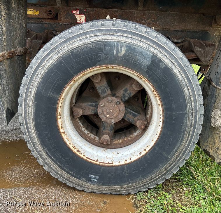 image for item EK4660 1998 International 4900 dump truck