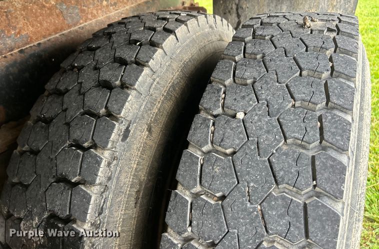 image for item EK4660 1998 International 4900 dump truck