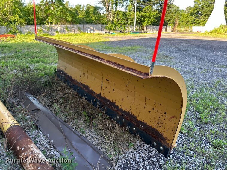 image for item EK4660 1998 International 4900 dump truck