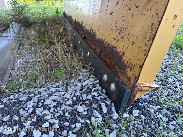 image for item EK4660 1998 International 4900 dump truck