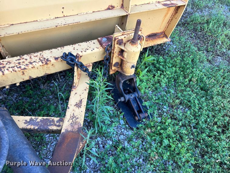 image for item EK4660 1998 International 4900 dump truck