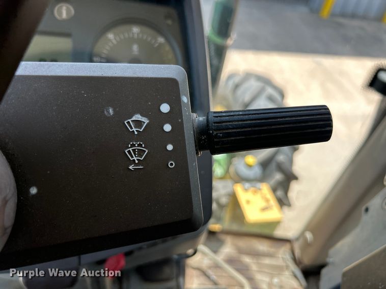 image for item EK4725 2003 John Deere  6320 MFWD tractor