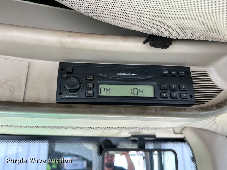 image for item EK4725 2003 John Deere  6320 MFWD tractor