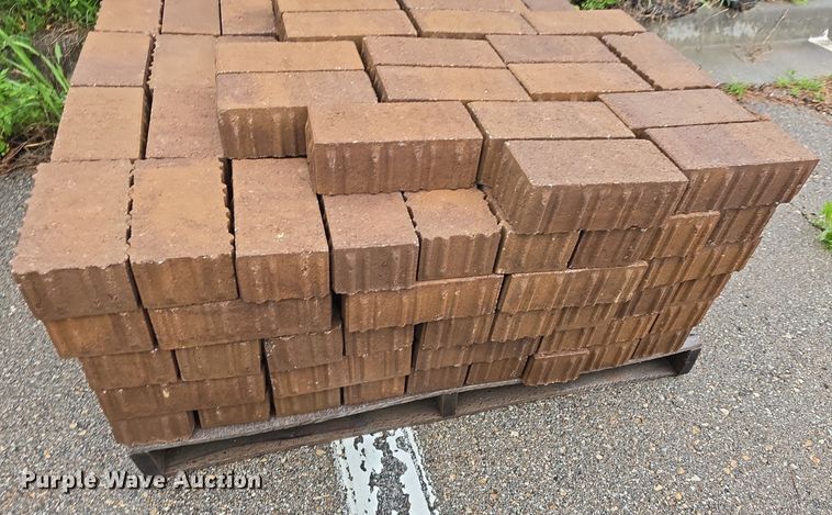 image for item EK5891 (11) pallets of bricks
