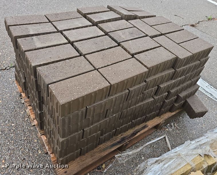 image for item EK5891 (11) pallets of bricks
