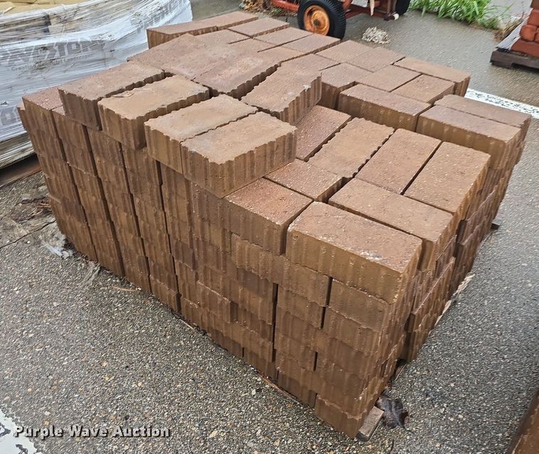image for item EK5891 (11) pallets of bricks