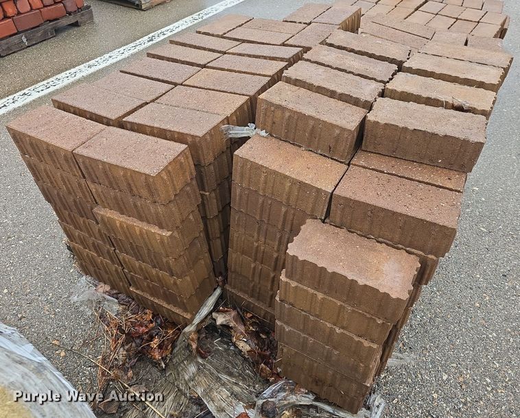 image for item EK5891 (11) pallets of bricks