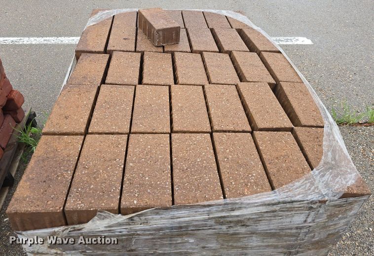 image for item EK5891 (11) pallets of bricks
