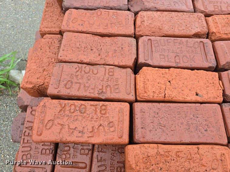 image for item EK5891 (11) pallets of bricks