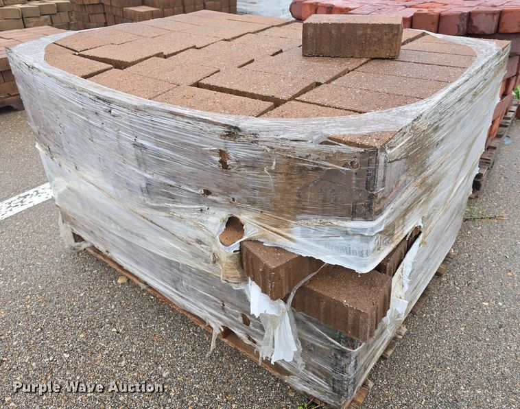 image for item EK5891 (11) pallets of bricks