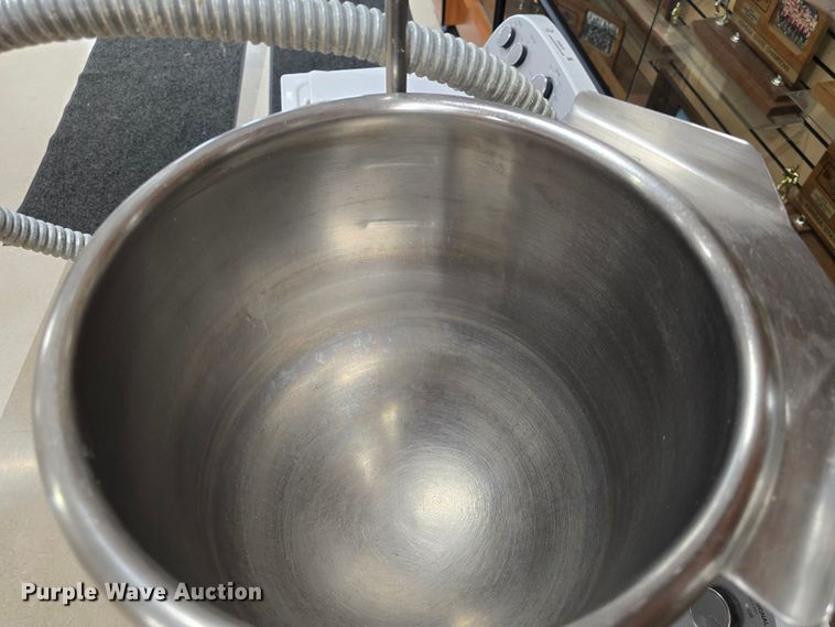 image for item EK6020 2007 Intek IEC-6TW steam kettle