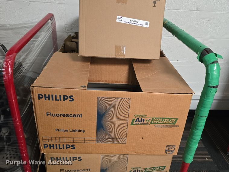 image for item EK6043 (5) partial boxes of U-light bulbs