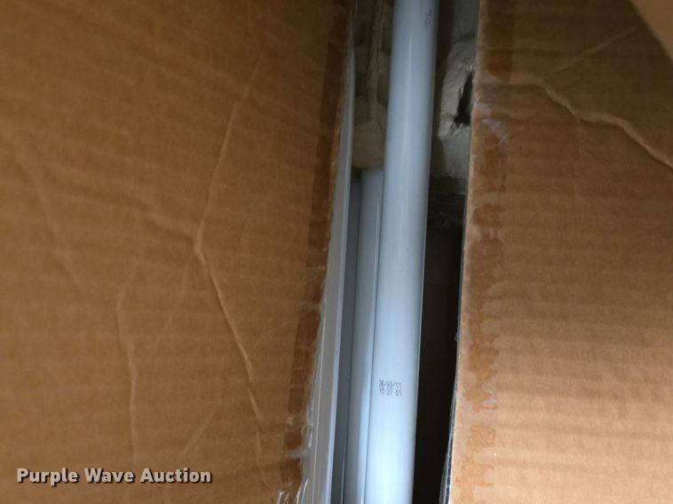 image for item EK6043 (5) partial boxes of U-light bulbs