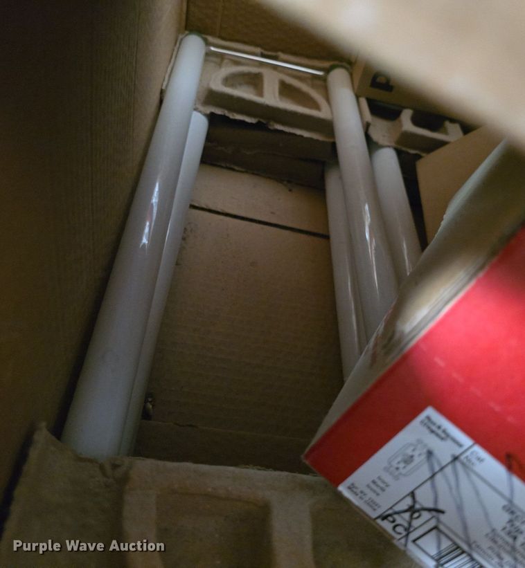 image for item EK6043 (5) partial boxes of U-light bulbs