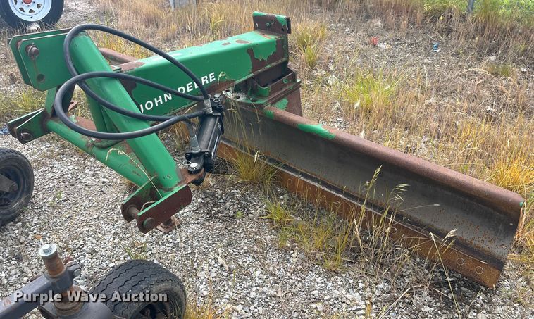 image for item EK8538 John Deere  blade