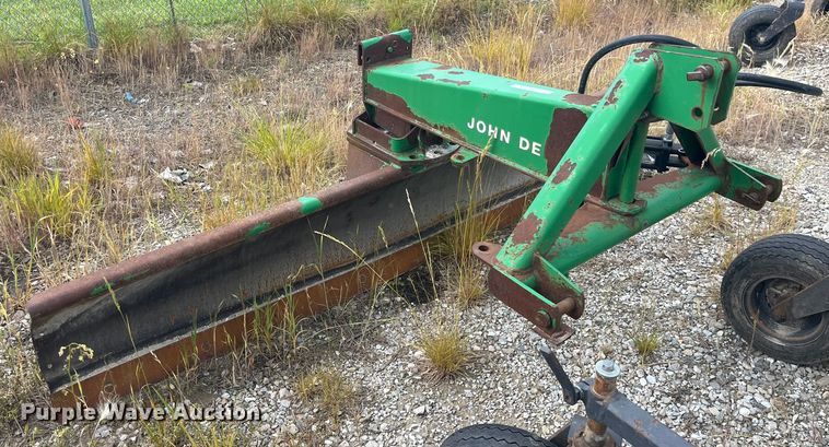 image for item EK8538 John Deere  blade