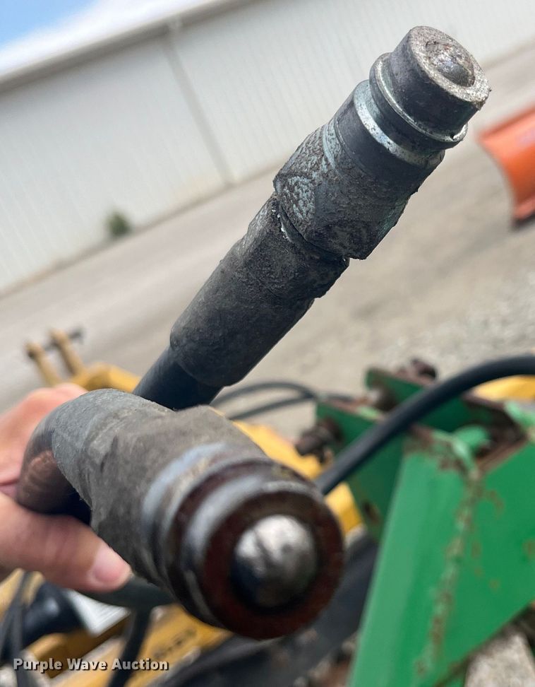 image for item EK8538 John Deere  blade