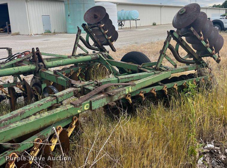 image for item EK8539 John Deere EHIB2 tandem disk