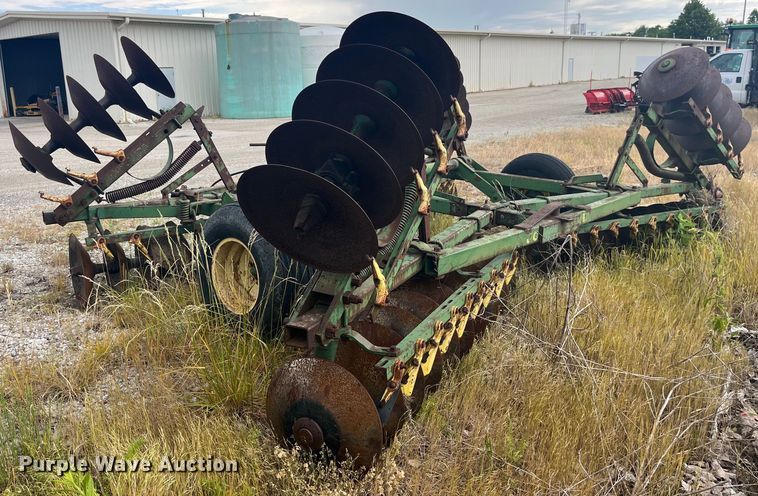 image for item EK8539 John Deere EHIB2 tandem disk