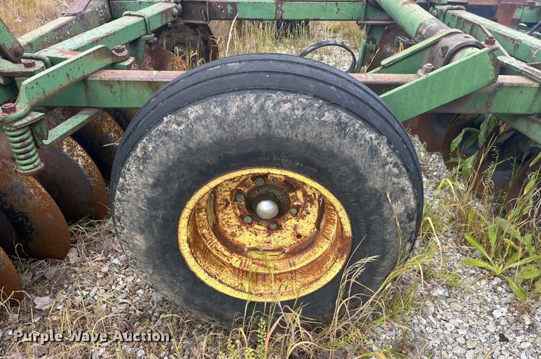 image for item EK8539 John Deere EHIB2 tandem disk