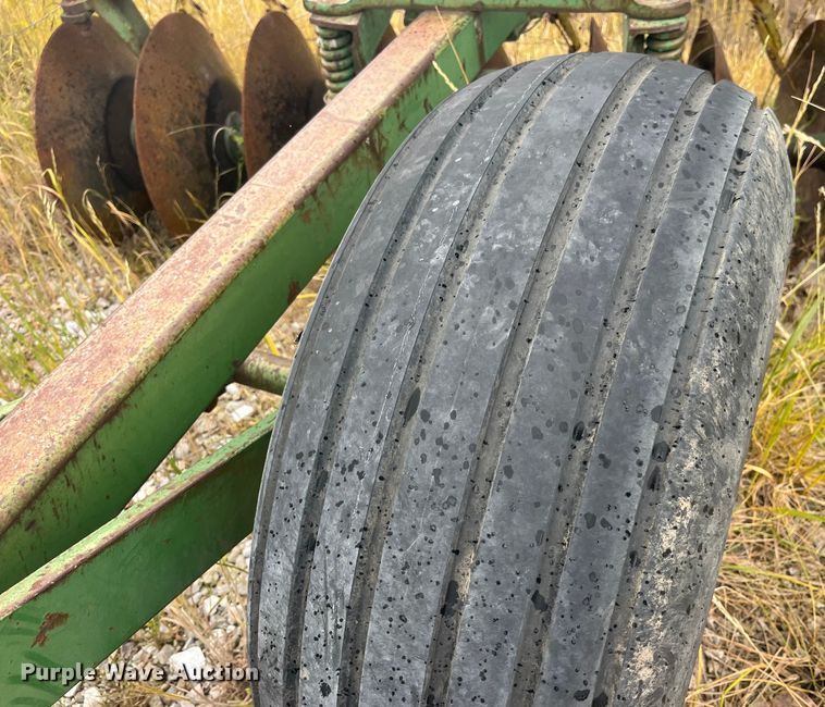 image for item EK8539 John Deere EHIB2 tandem disk