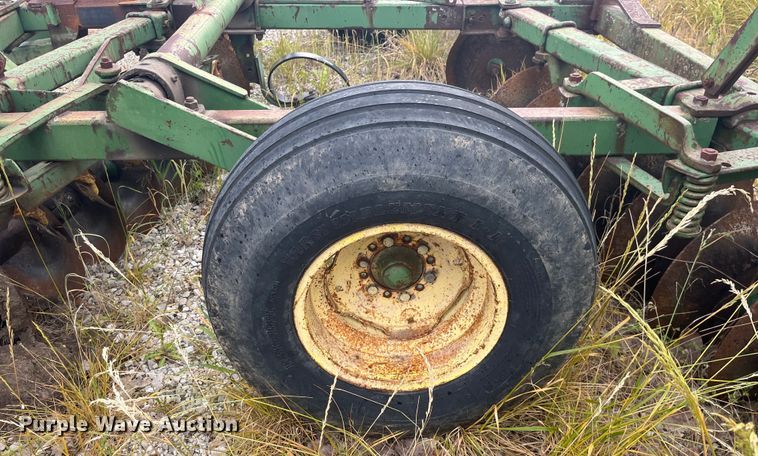 image for item EK8539 John Deere EHIB2 tandem disk