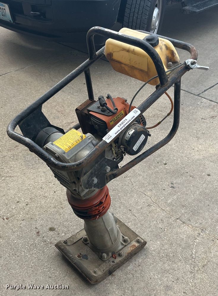 image for item EK8574 Mikasa Sangyo MT-60H plate compactor