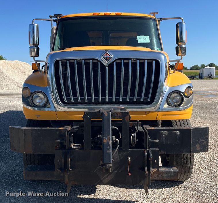 image for item EK8592 2012 International  7500 dump truck