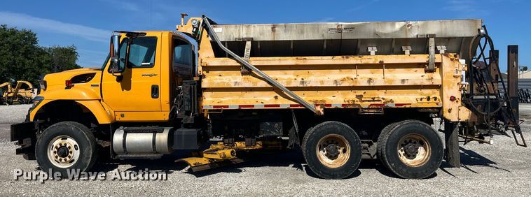 image for item EK8592 2012 International  7500 dump truck