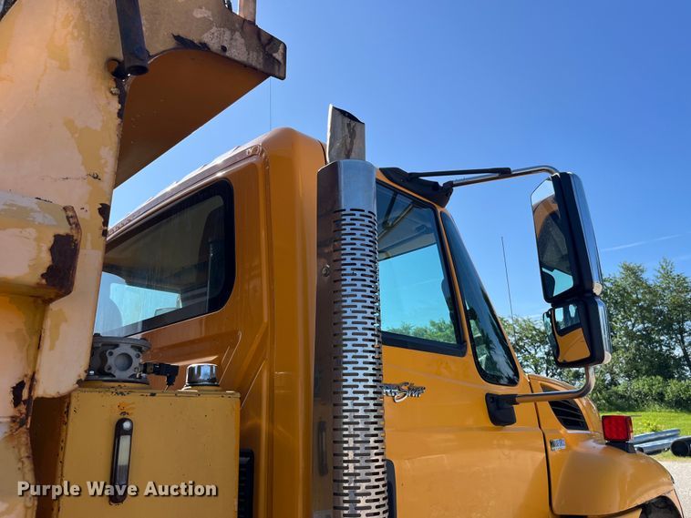 image for item EK8592 2012 International  7500 dump truck