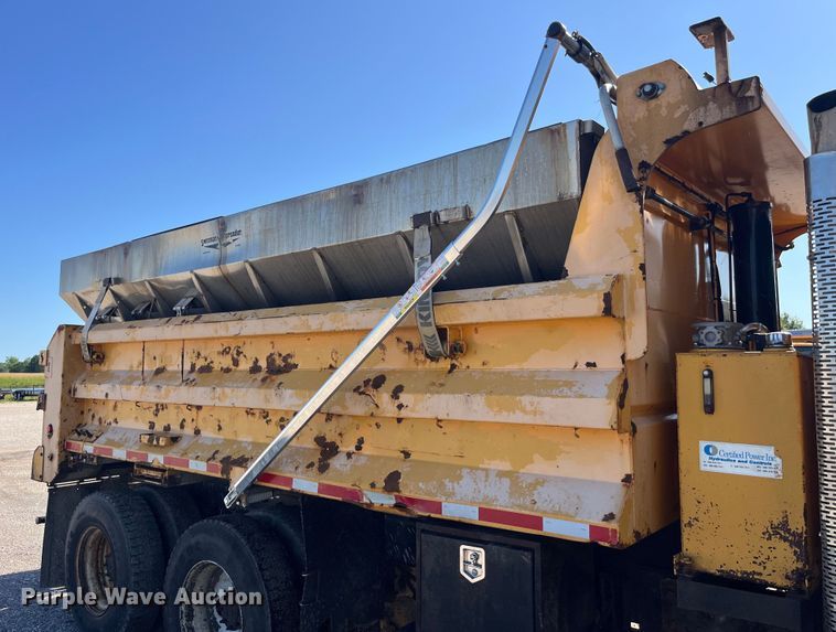 image for item EK8592 2012 International  7500 dump truck