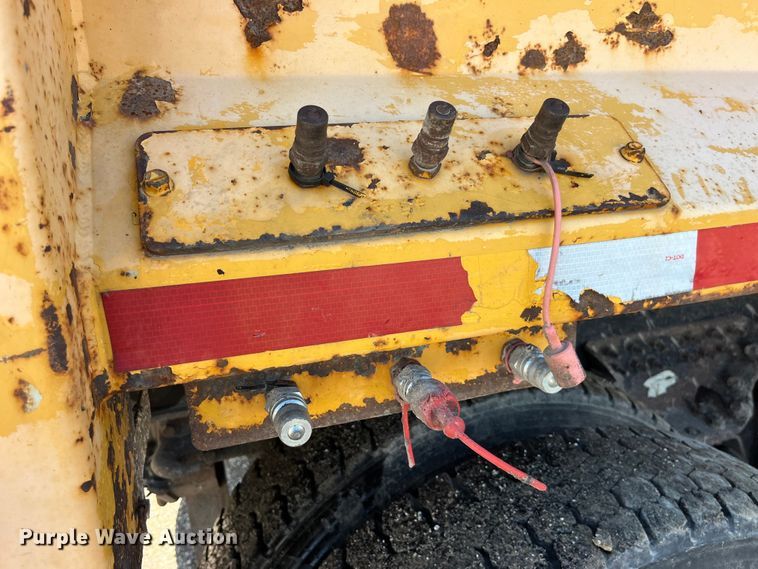 image for item EK8592 2012 International  7500 dump truck