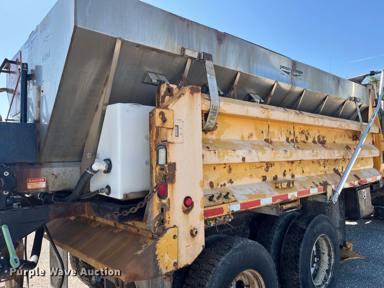 image for item EK8592 2012 International  7500 dump truck