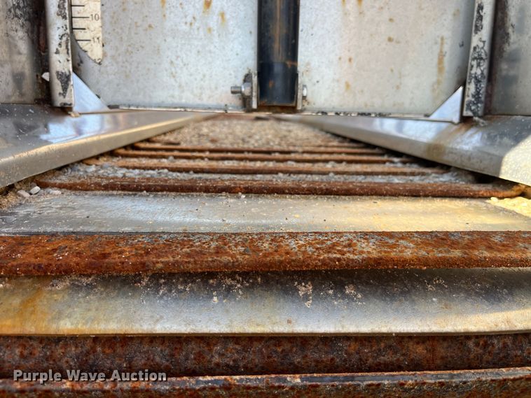 image for item EK8592 2012 International  7500 dump truck