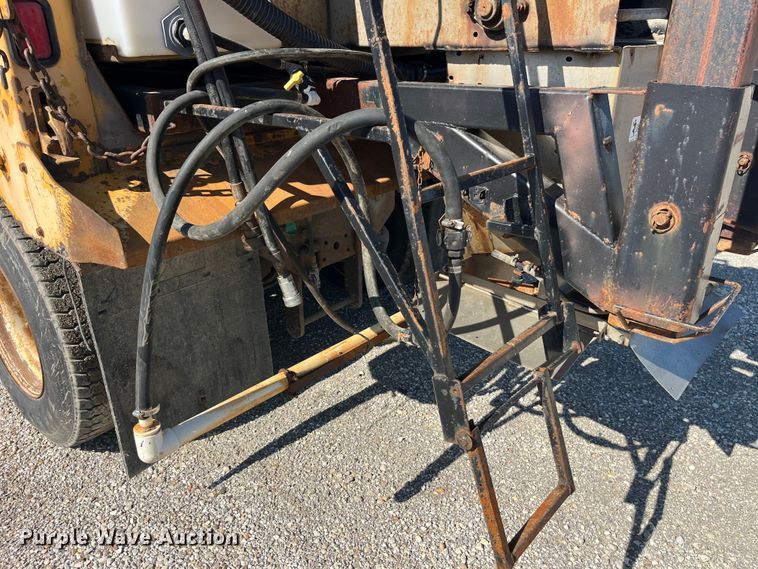 image for item EK8592 2012 International  7500 dump truck