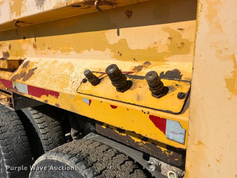 image for item EK8592 2012 International  7500 dump truck