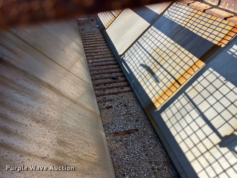 image for item EK8592 2012 International  7500 dump truck