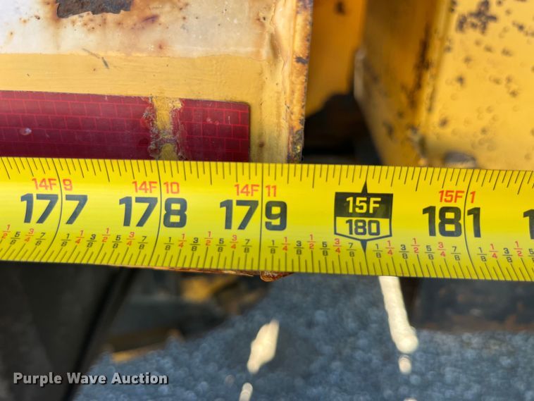 image for item EK8592 2012 International  7500 dump truck