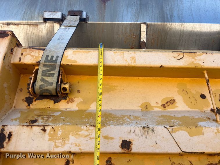 image for item EK8592 2012 International  7500 dump truck