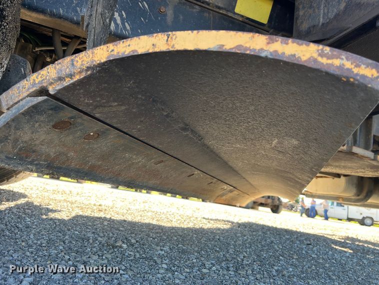 image for item EK8592 2012 International  7500 dump truck