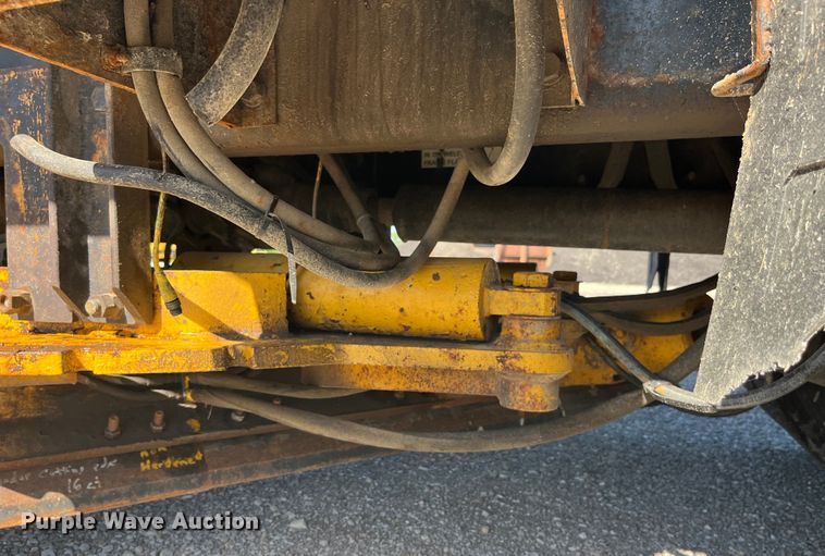 image for item EK8592 2012 International  7500 dump truck