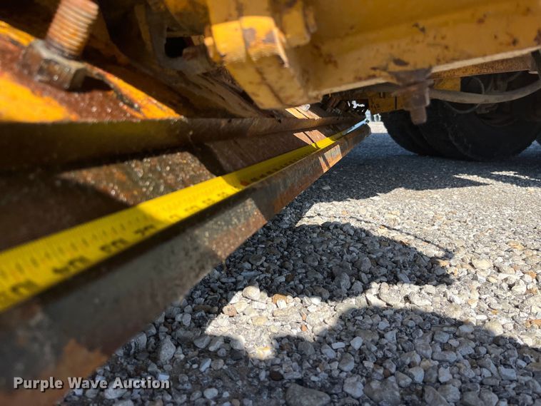 image for item EK8592 2012 International  7500 dump truck