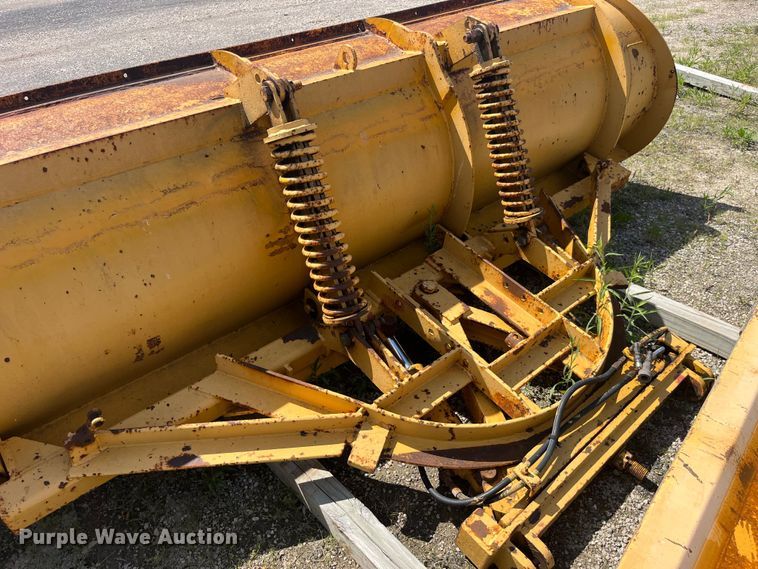 image for item EK8592 2012 International  7500 dump truck