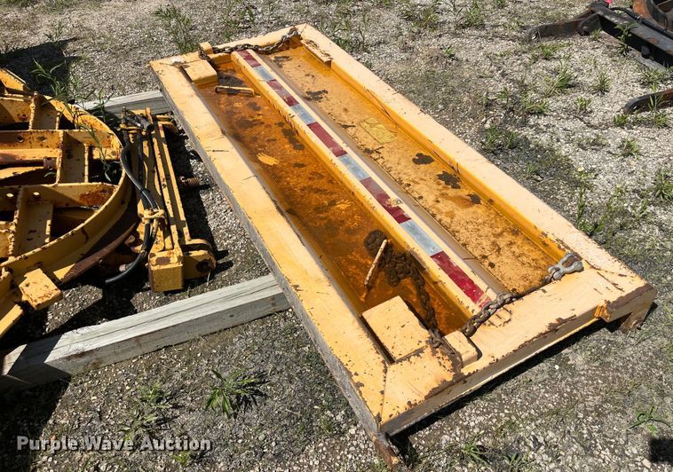 image for item EK8592 2012 International  7500 dump truck