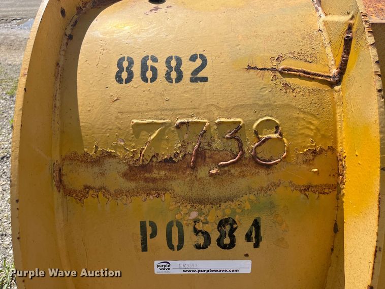 image for item EK8592 2012 International  7500 dump truck