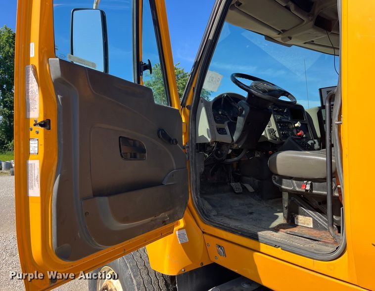 image for item EK8592 2012 International  7500 dump truck
